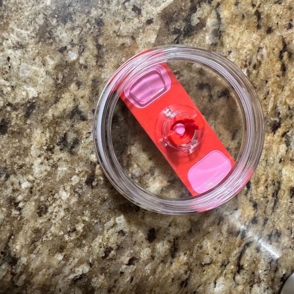 Stanley 40oz quencher tumbler valentines day red **S3** - Picture 6 of 6